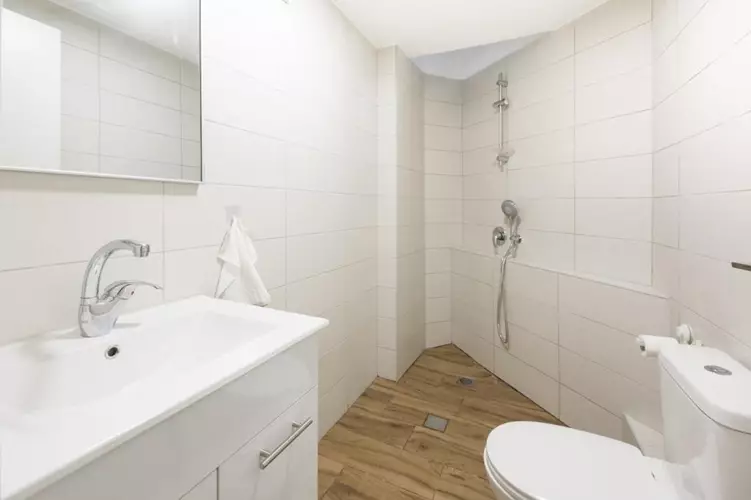 שיפוץ מקלחון ושירותים 2